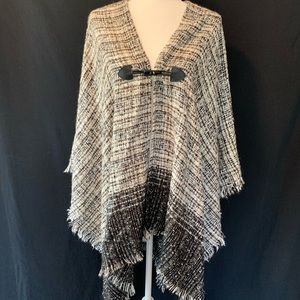 Carole Rose Black/White Ombré Poncho